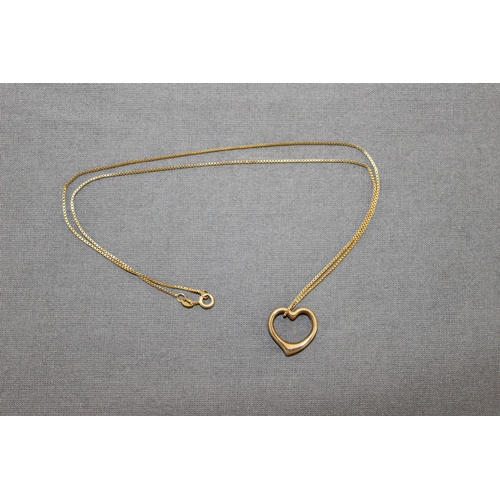 442 - Stamped 9KT Italy Necklace With Unmarked Pendant
In A Box
Total Weight 2.45g
All Proceeds Go To Char... 