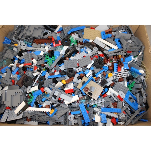 595 - A Large Quantity Of Lego
All Proceeds Go To Charity