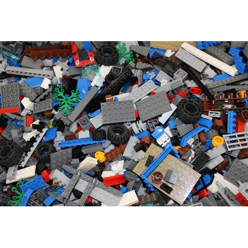 595 - A Large Quantity Of Lego
All Proceeds Go To Charity