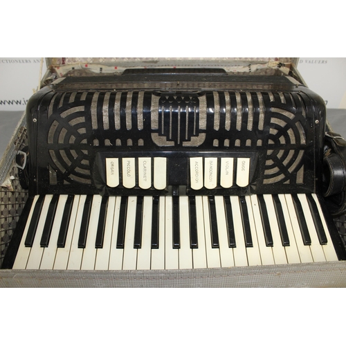 118 - Vintage Cased Accordion Untested
Collection Only
All Proceeds Go To Charity