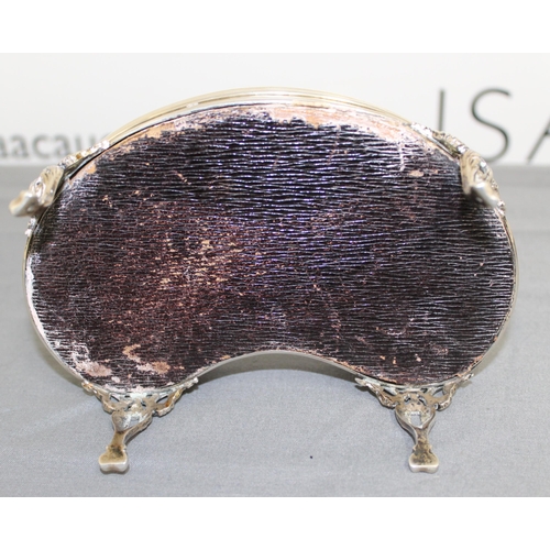 407 - Antique Silver Hallmarked Kidney Shaped Jewellery Box
18cm Length
Crack in Lid As Shown In Picture