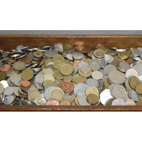 261 - 10kg Worldwide Coinage Box Not Included