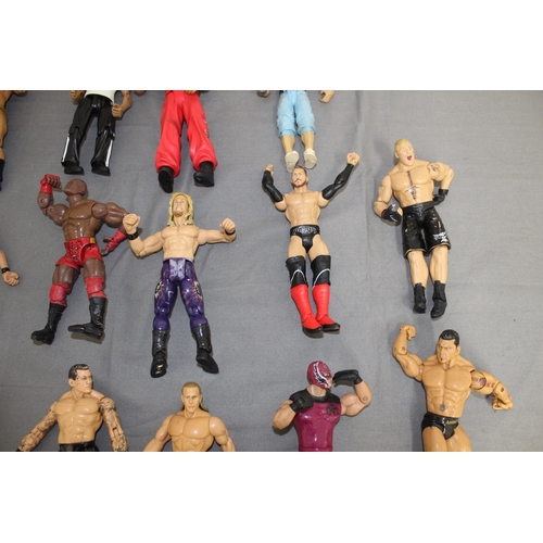 598 - 14 x Vintage WWE Figurines