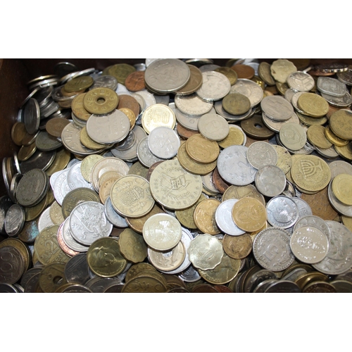 263 - 10kg Worldwide Coinage Box Not Included