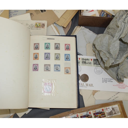 171 - A Large Collection Of Worldwide Stamps