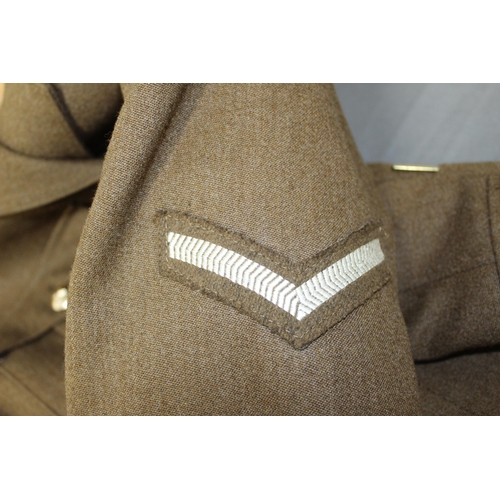 141 - No 2 Dress Full Army with Insignia