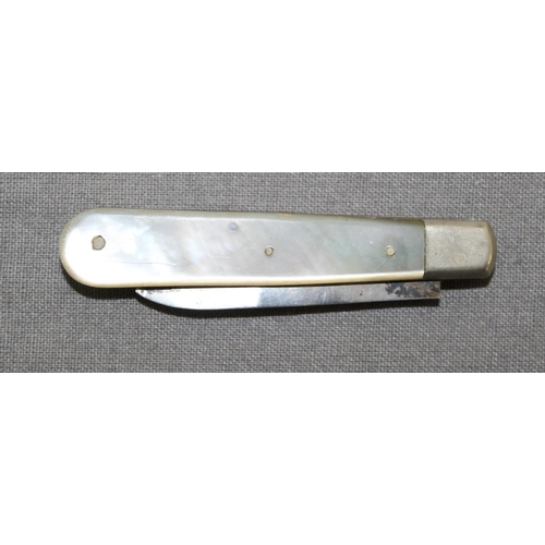 429 - Silver Hallmarked Mother of Pearl Pen Knife - Measures 5.5cm