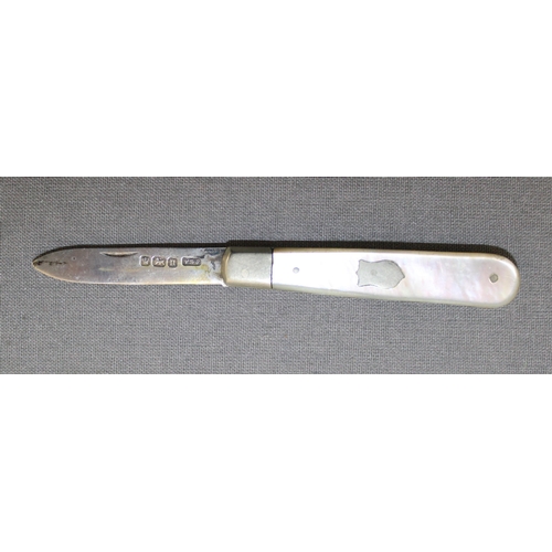 429 - Silver Hallmarked Mother of Pearl Pen Knife - Measures 5.5cm