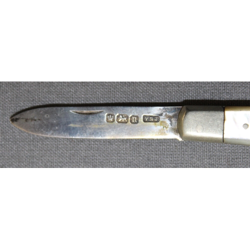 429 - Silver Hallmarked Mother of Pearl Pen Knife - Measures 5.5cm