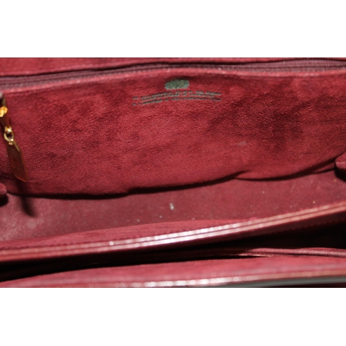 135 - Launer London Vintage Bag
Used Condition
All Proceeds Go To Charity