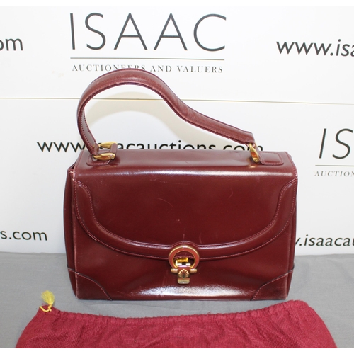 135 - Launer London Vintage Bag
Used Condition
All Proceeds Go To Charity