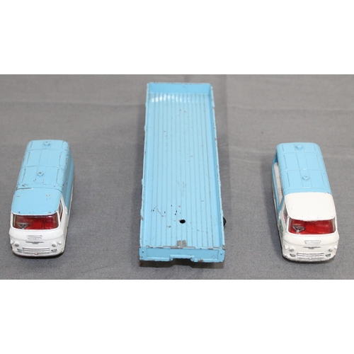 452 - Corgi Co Op Gift Set Pair Of Commer Vans