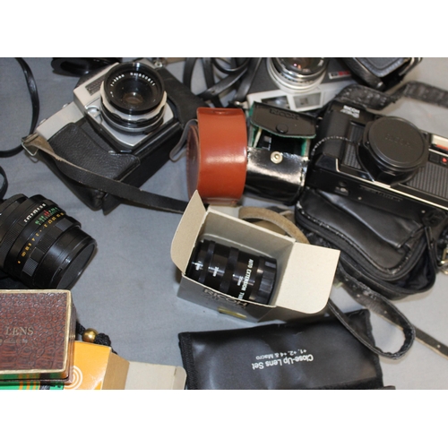 178 - Quantity Of Cameras, Lenses & Accessories All Untested