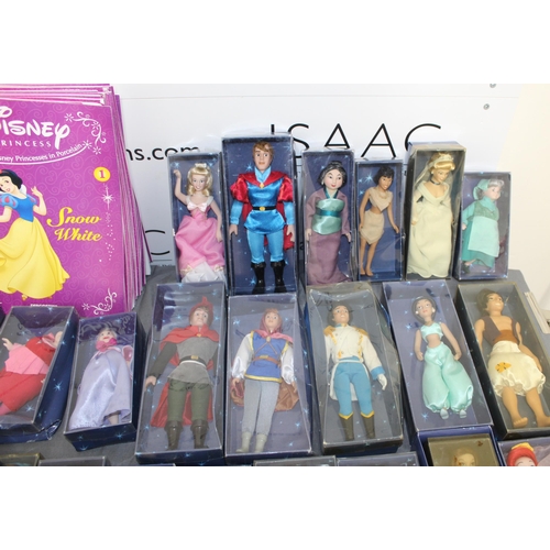 471 - Full Set Of 49 Of De Agostini Porcelain Collectable Disney Princess Characters Boxed
With Magazines