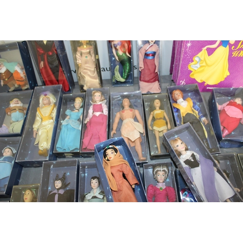 471 - Full Set Of 49 Of De Agostini Porcelain Collectable Disney Princess Characters Boxed
With Magazines