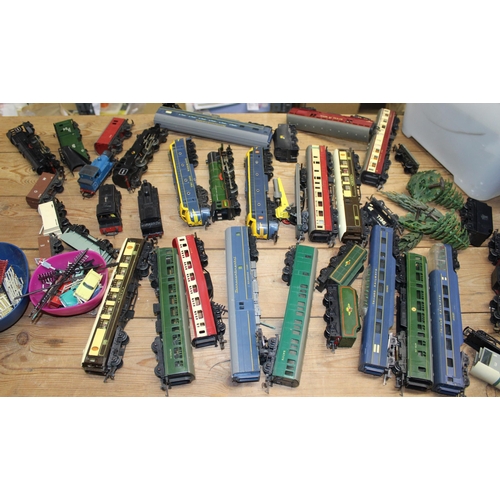 472 - Large OO Gauge Model Train Collection with Accessories . 8 Engines plus Carriages and others. Buildi... 