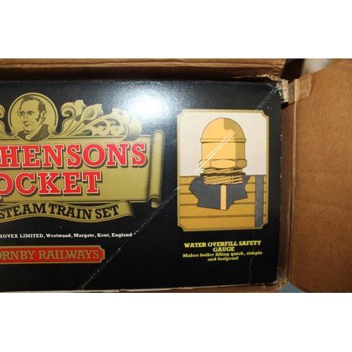 481 - A Hornby 3 1/2 Inch Gauge Model Stephenson's Rocket G104 Coach As New Boxed
With Original Receipt 19... 