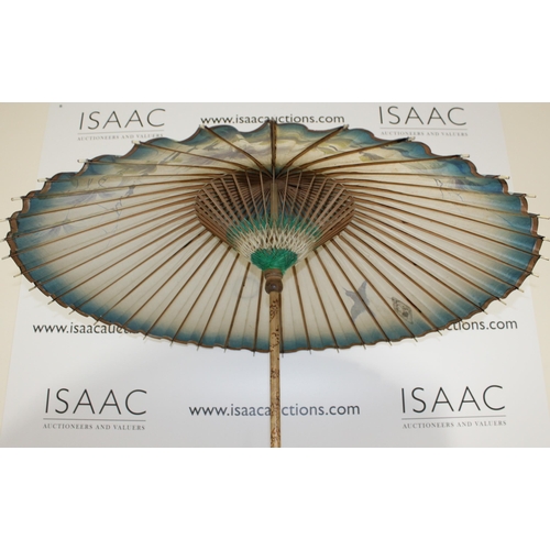 139 - Stunning Oriental Sunshade - 95cm Tall 

Small hole in shade as shown, otherwise excellent condition... 