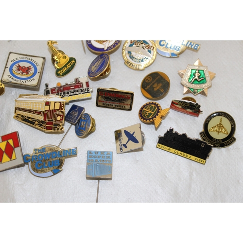 65 - A Quantity Of Collectable Badges