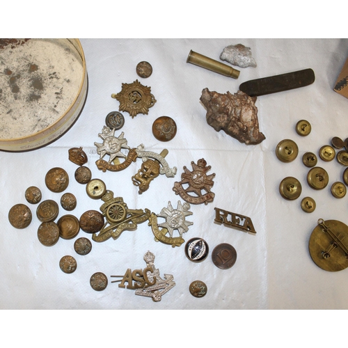 238 - Tin And Box Containing Military Badges, Shrapnel  ETC
1 Stamped Sterling