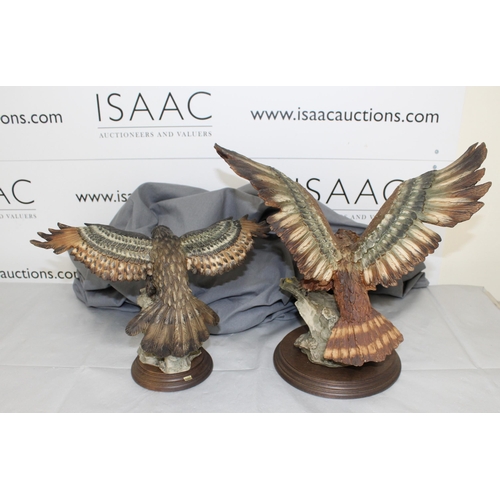 100 - Two Capodimonte Style Hand Decoration Eagles Made In Italy
Tallest-31cm
COLLECTION ONLY