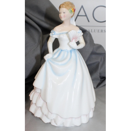 102 - Four Royal Doulton Figurines Inc-
CLARE
Autumn Breezes
Happy Birthday
Sunday Best
Tallest-21cm
COLLE... 