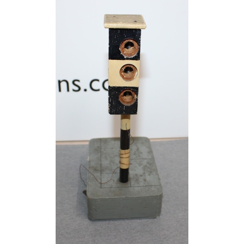 590 - Large Light Signal 'O Gauge' Scale