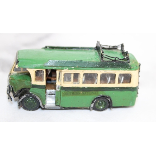 599 - Metal Bus Kit Southern National - Maker Unknown