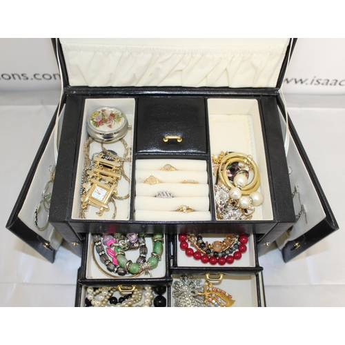 368 - A Carry Case Jewellery Box Containing Jewellery Items