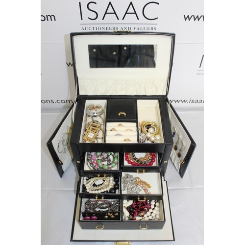 368 - A Carry Case Jewellery Box Containing Jewellery Items