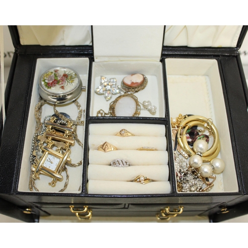 368 - A Carry Case Jewellery Box Containing Jewellery Items