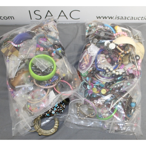 369 - Large Quantity Of Jewellery Items
All Proceeds Go To Charity