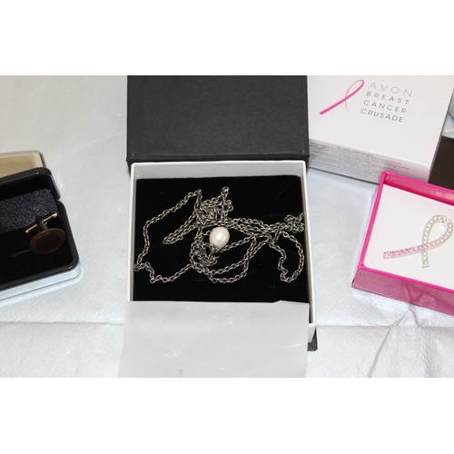 372 - A Selection Of Boxed jewellery Items
All Proceeds Go To Charity