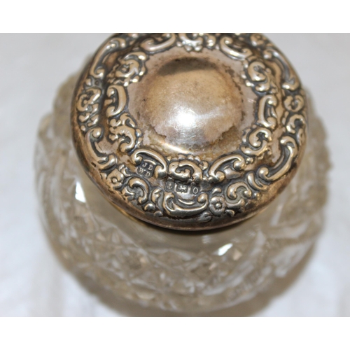 422 - 3 x Silver Topped Hallmarked Items
Tallest 5cm