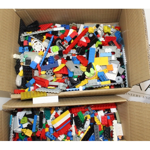 644 - A Large Quantity Of Lego ETC Including Childs Fold Down Lego Play Table
All Proceeds Go To Charity