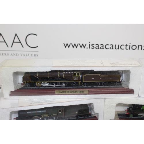 650 - 4 x Boxed plus 1 Unboxed Collectable Model Locomotive
LNER 