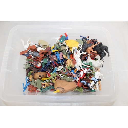 661 - A Quantity of Collectable Figurines/Animals ETC
Box Not Included