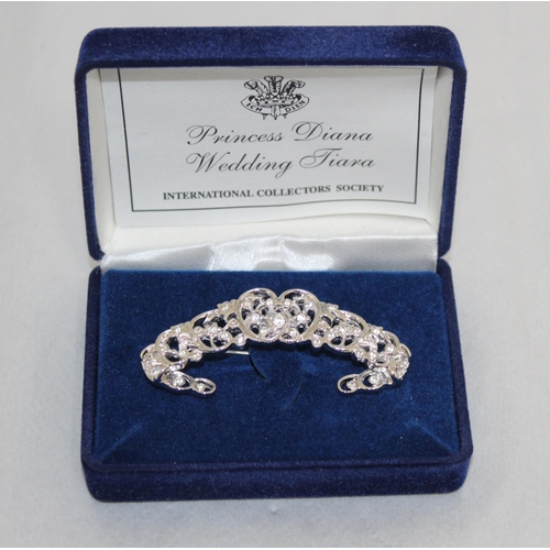 113 - Princess Diana International Collectors Society Wedding Tiara Brooch Boxed
All Proceeds Go To Charit... 