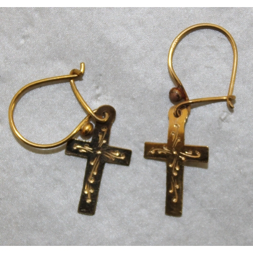 526 - Stamped 375 9ct Gold Cross Earrings In A Box
Weight-0.79g
All Proceeds Go To Charity