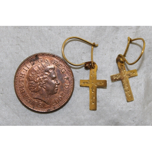 526 - Stamped 375 9ct Gold Cross Earrings In A Box
Weight-0.79g
All Proceeds Go To Charity