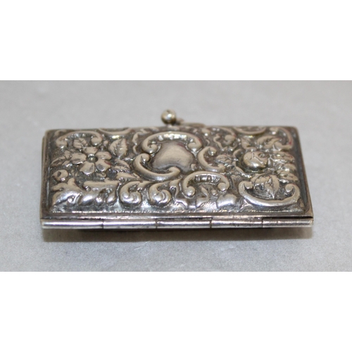 454 - Decorative Silver Hallmarked Pill Box
Length 4.5cm