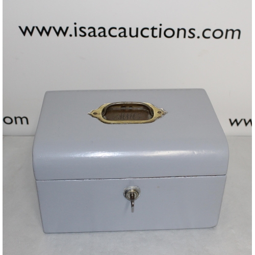 384 - Jewellery Box Containing Jewellery Items