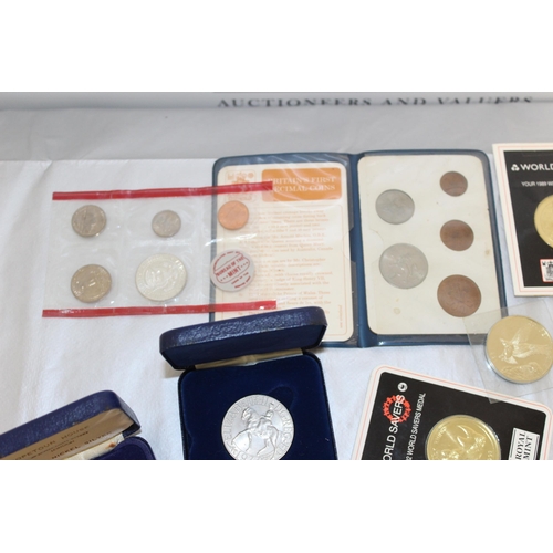 297 - A Selection Of Collectable Coins