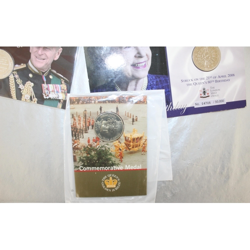 317 - A Selection Of Collectable Commemorative Royal Family Coins Including 
80th Birthday The Queen Mothe... 