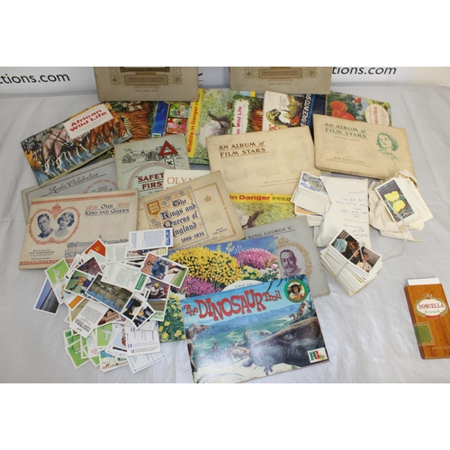 133 - A Large Quantity Of Cigarette/Tea And Other Cards And Albums