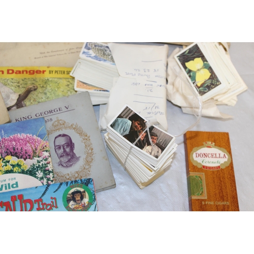 133 - A Large Quantity Of Cigarette/Tea And Other Cards And Albums