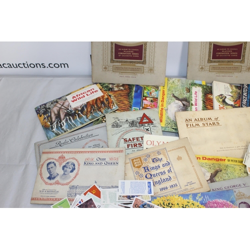 133 - A Large Quantity Of Cigarette/Tea And Other Cards And Albums