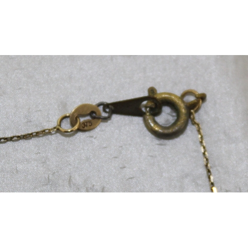 539 - Stamped 375 Cross And Chain (Clasp NOT Gold As Shown In Pictures) Total Weight 2.60g