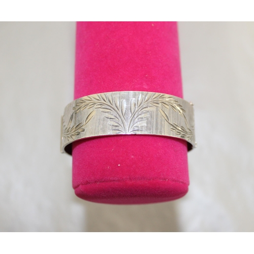 486 - Silver Hallmarked Ladies Bangle