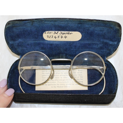 138 - 2 x Vintage Spectacles In Cases